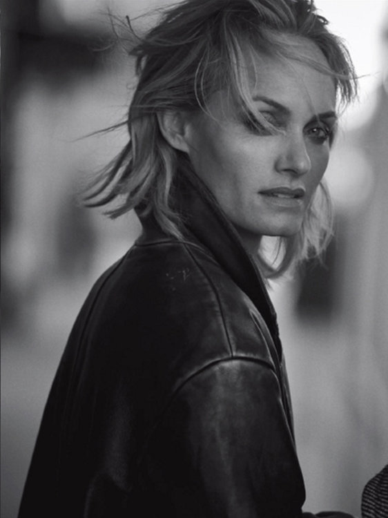 amber-valletta-vogue-peter-lindbergh-10-14-a-las-11_46_38.thumb.jpg.c4add41ffe1c6c3727e075cae66c7120.jpg