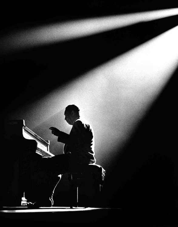 Duke-Ellington-copy-e1470338485410.thumb.jpg.fba5822308a11e2032f7cc7ca6465dd3.jpg