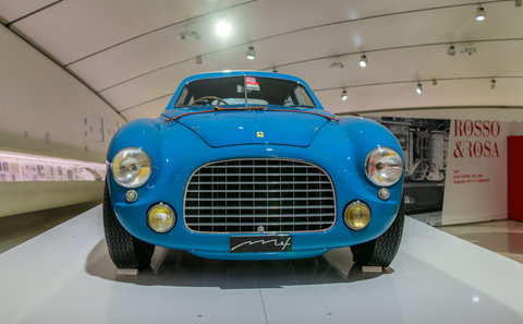 Ferrari 375 MM del 1953 - il motore era un V12 di 60° di 4522,68 cc. ed erogava 340 CV