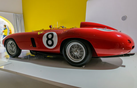 750 Monza del 1954 – il motore era V12 di 60° di 2999,62 cc ed erogava 260 CV