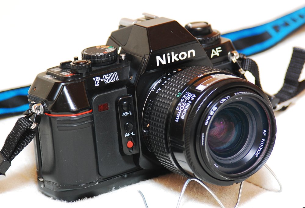 Nikon_F-501-Nikkor.thumb.jpg.402fb1fce78ef1e53d89b42c264ec9fd.jpg