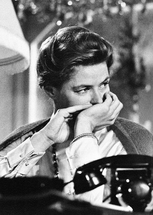 ingrid-bergman-1961-photographed-by-yul-brynner.png.d9a89a740050bd01ab36462fcd579d64.png