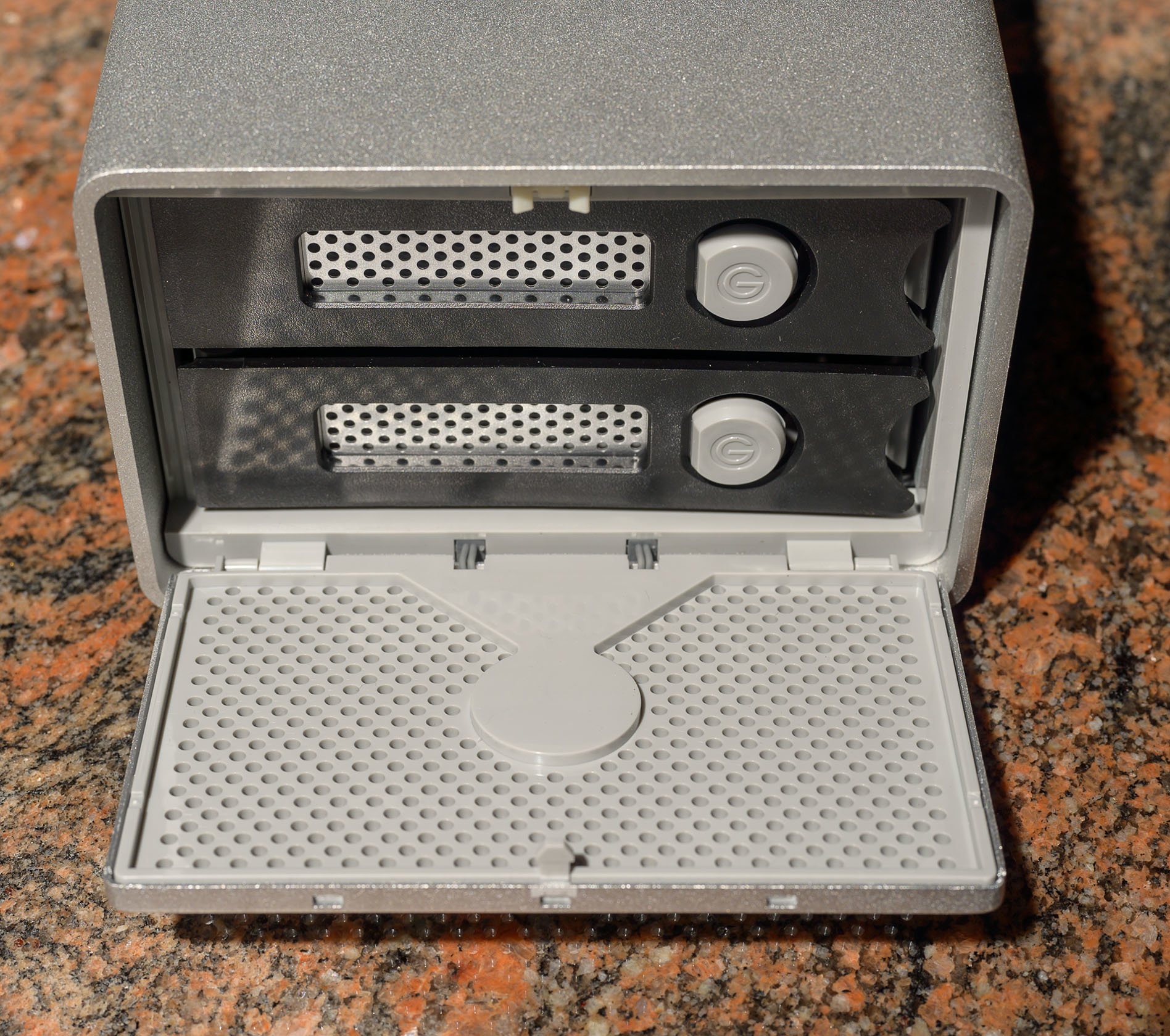 More information about "G-Technology G-RAID Thunderbolt 3 : 12 terabyte di spazio esterno sicuri"