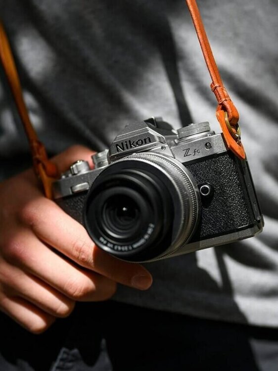 Nikon-Z-fc-4K-camera-01-640x853.thumb.jpeg.87674dde77383e19eb286d8882206e99.jpeg