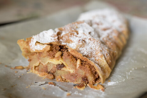 Lo strudel della nonna per l'antica ricetta