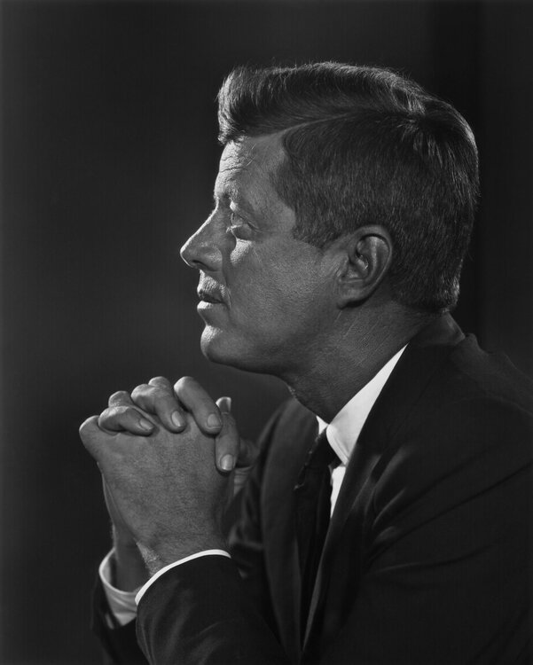 Yousuf-Karsh-John-F-Kennedy-1573x1960.thumb.jpg.1cc8ab2f34d975440d27f09c77da9910.jpg