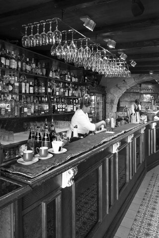 Bar Libarium, Castello