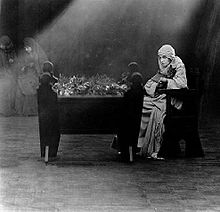 z220px-Intolerance-lillian_gish.jpg.829f7255cb91a00c981d5c7f7a9e67ce.jpg