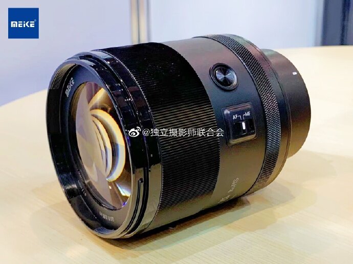Meike-85mm-f1.4-STM-full-frame-mirrorless-lens-2.jpg.5a06f706474df4bfa8d89046637d53cd.jpg