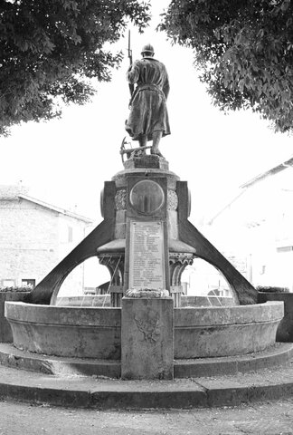 Monumento ai caduti 1° Guerra mondiale....1