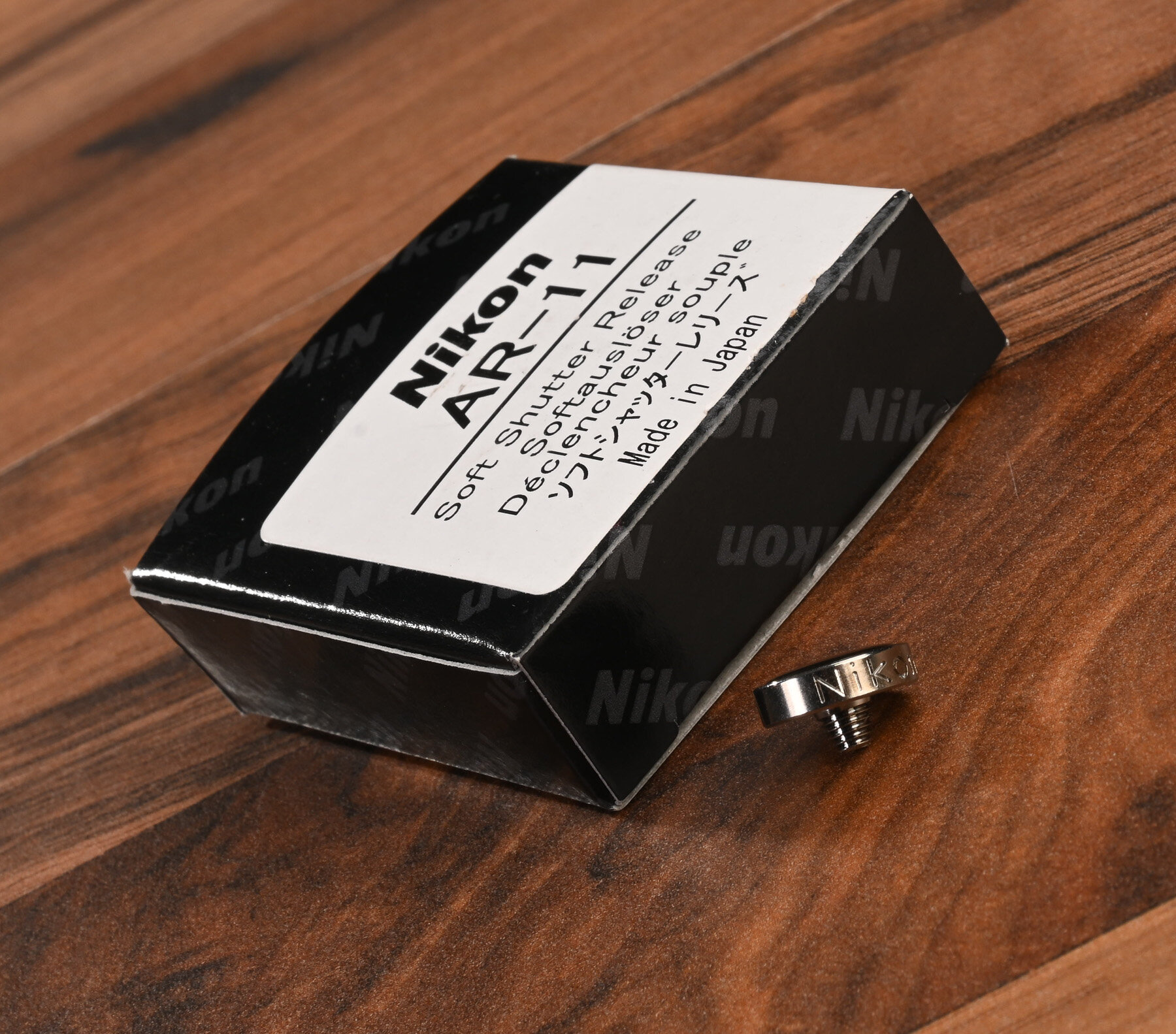 More information about "Nikon AR-11 - pulsante morbido per la filettatura della Nikon Zf (e della Nikon Df)"