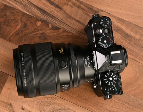 Nikkor Z 135mm f/1.8 S e Nikon Zf