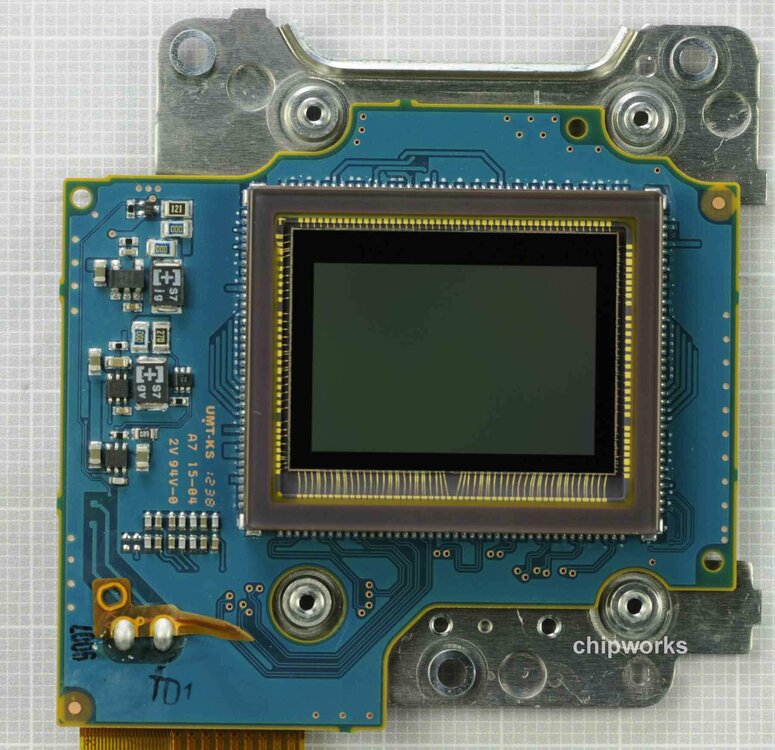 Nikon-D5200-sensor-made-by-Toshiba-2.thumb.jpg.26b36613096b87f9e0813bccbf76fabe.jpg