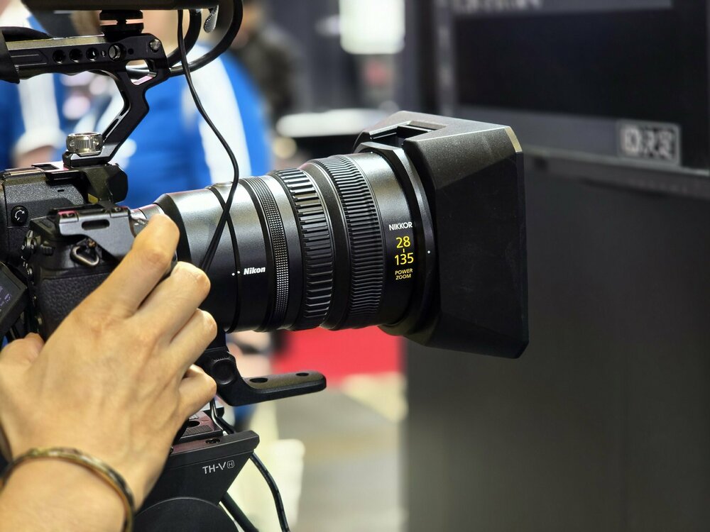 Nikon-Nikkor-Z-28-135mm-f4-PZ-zoom-lens-1.jpg