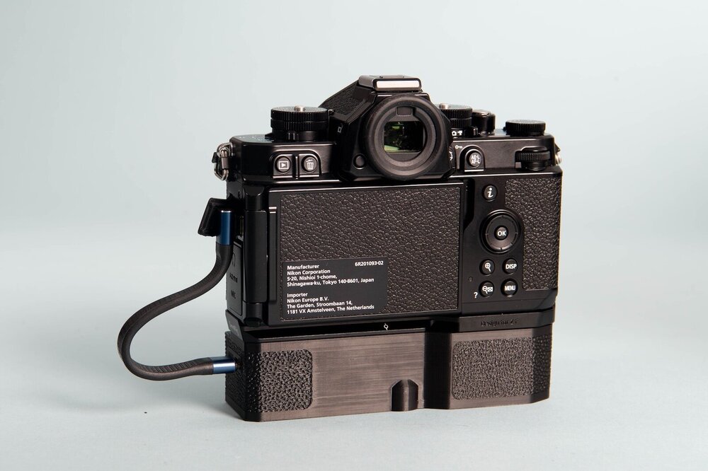 3D-printed-grip-for-Nikon-Zf-cameras-1.jpg